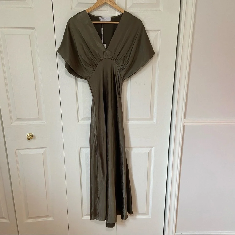 Petal and Pup NWT Ricki Satin Olive Green Maxi Dress Gown Size XS - Picture 5 of 14